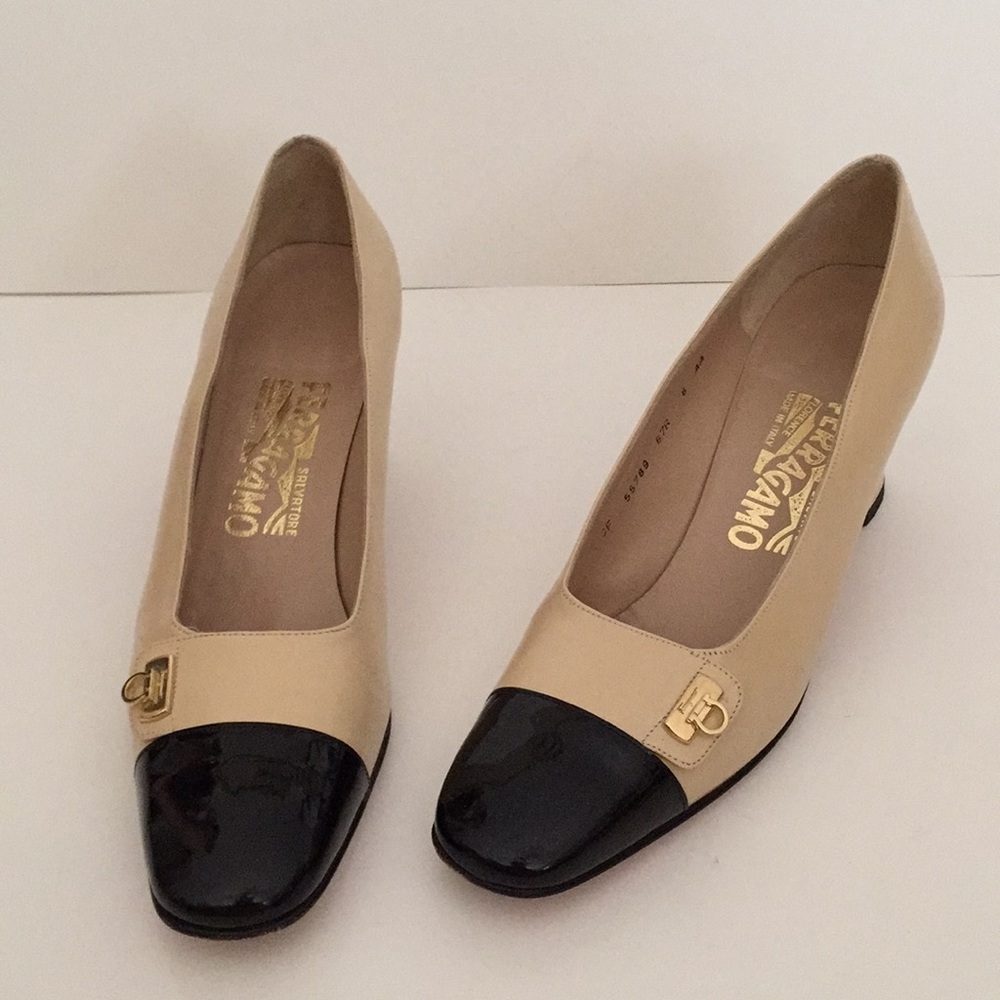 Salvatore Ferragamo Black Patent Cap-Toe Tan Leather Pumps - Gold Gancini - Picture 3 of 14